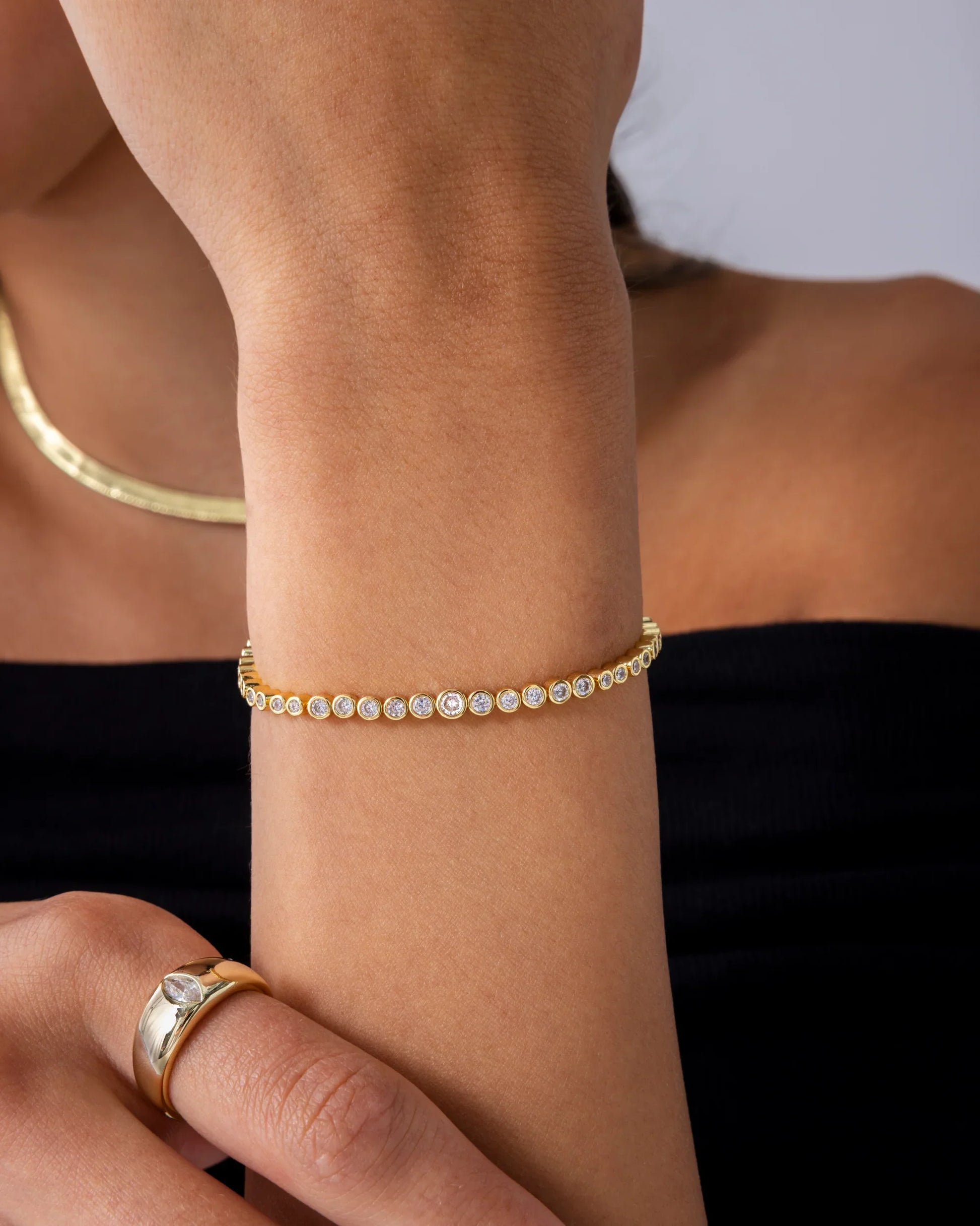 Elegant Gold-Plated Circle Tennis Bracelet with Sparkling Precision-Cut Stones