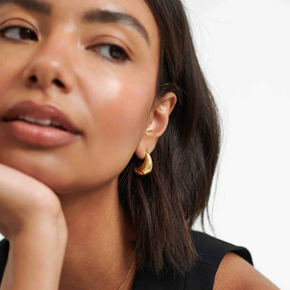 GOLD CURVED MIDI HOOPS