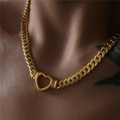 Vali Heart Choker
