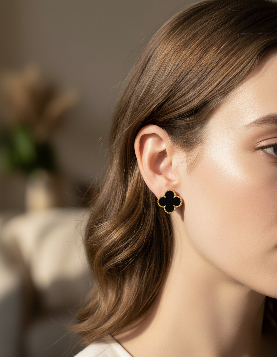 AMOUR STUD EARRINGS GOLD / BLACK