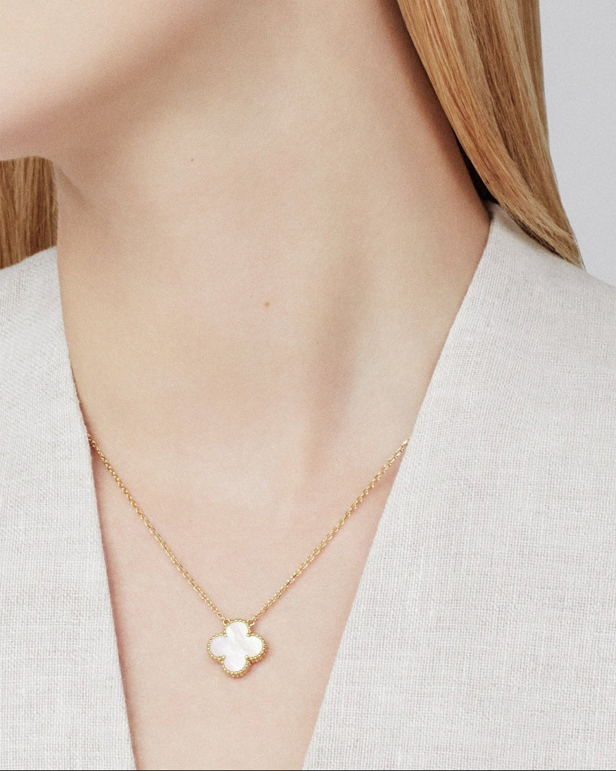 AMOUR GOLD / MOTHER OF PEARL NECKLACE