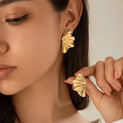 SCULPTED FAN EARRINGS