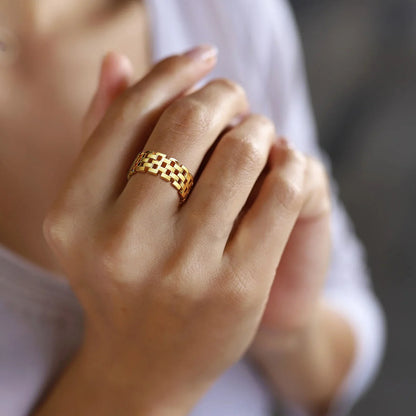 MODERN LINK RING