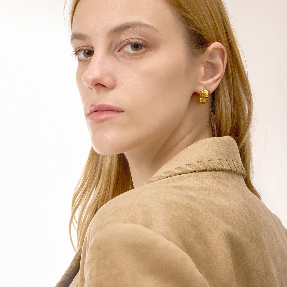 THE DOUBLE GOLD STUD EARRINGS