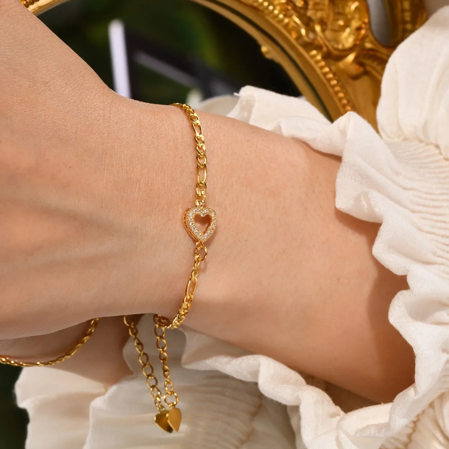 GOLDEN HEART BRACELET