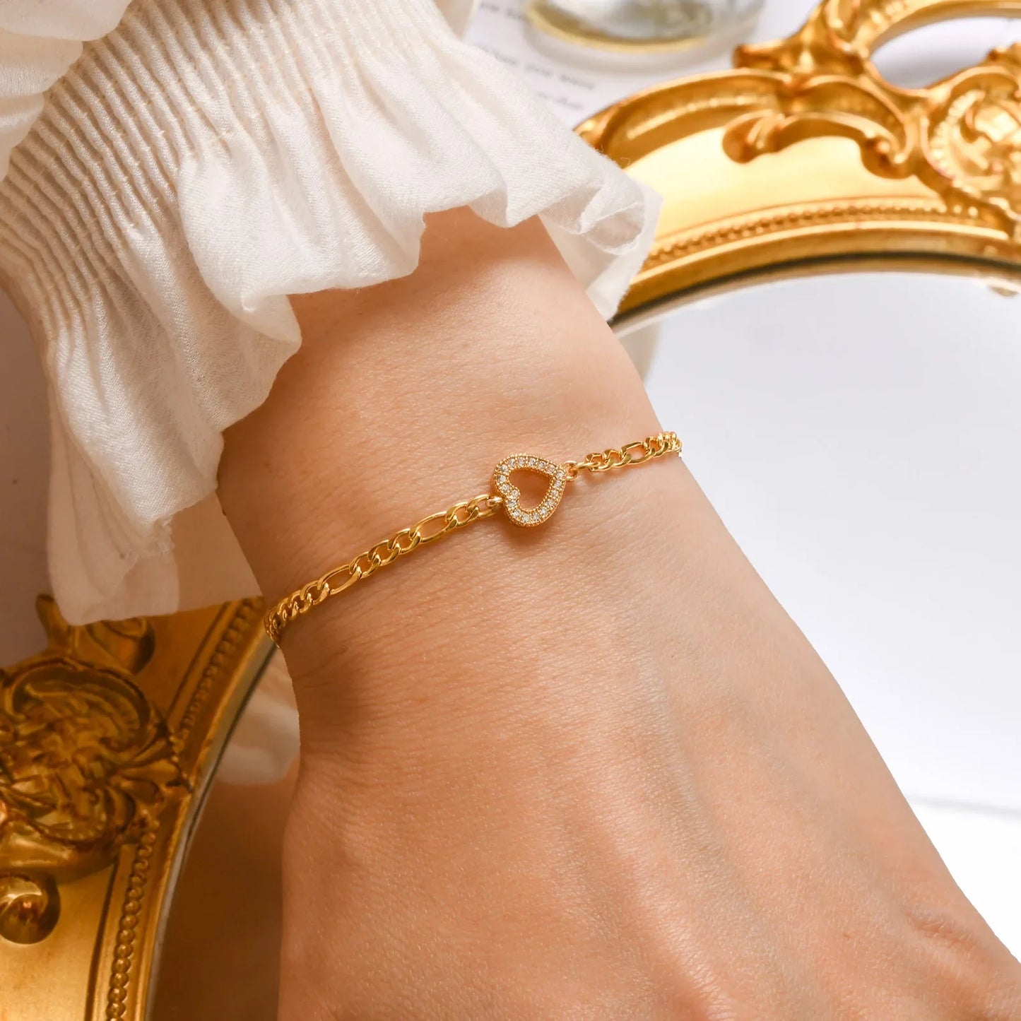 GOLDEN HEART BRACELET