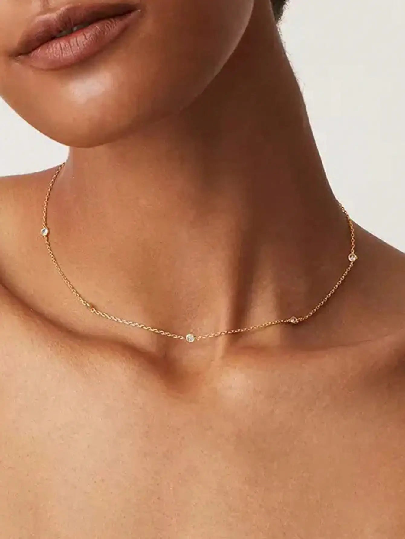 GOLD DOT ZIRCONIA NECKLACE