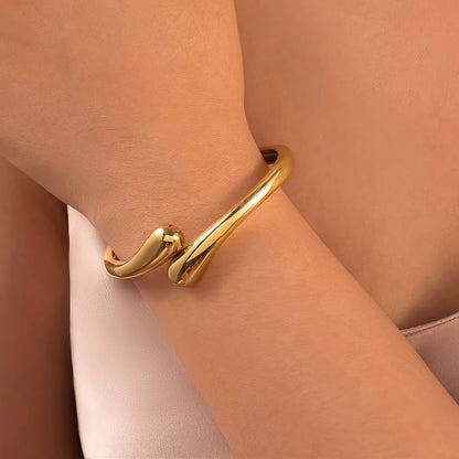 THICK OVERLAP HINGED BANGLE