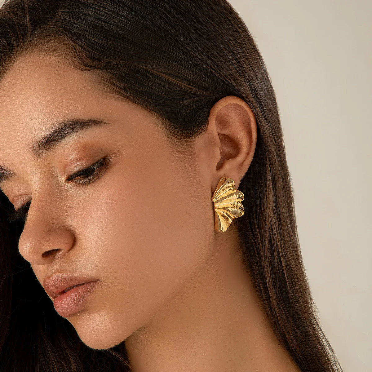 SCULPTED FAN EARRINGS