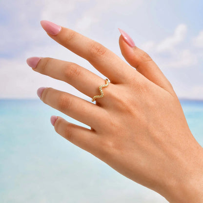 SERPENTINE CURVE RING