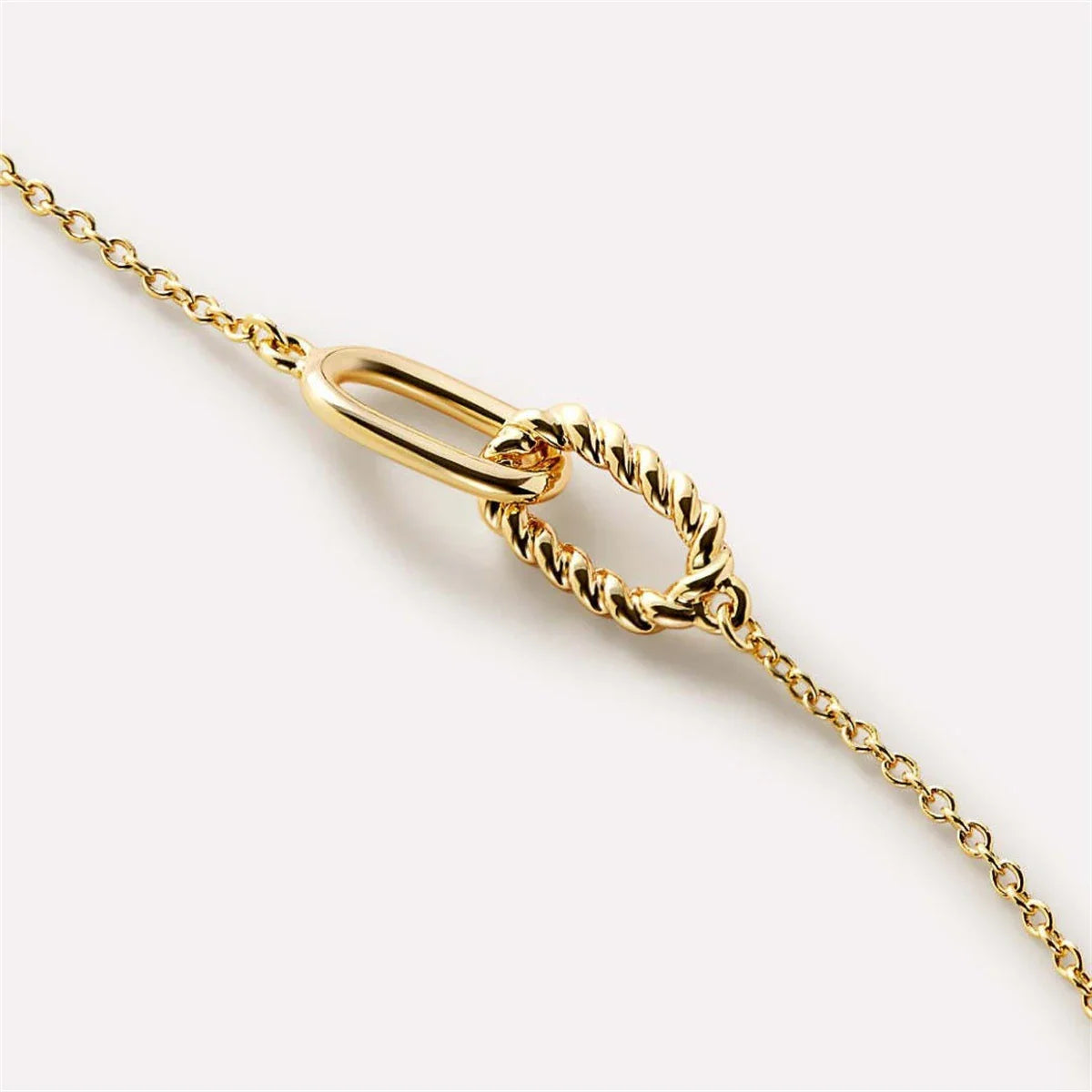 TWISTED LINK NECKLACE
